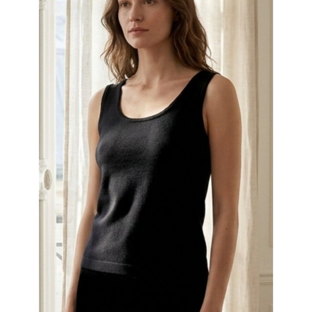 NWT St. John Black Sleeveless Santana Yarn Women's Top Size Petite